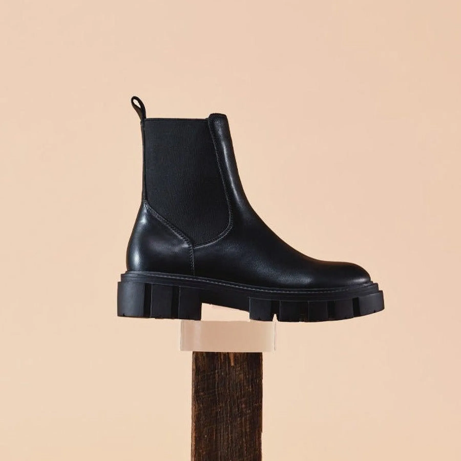 FEAT LEATHER ANKLE BOOTS