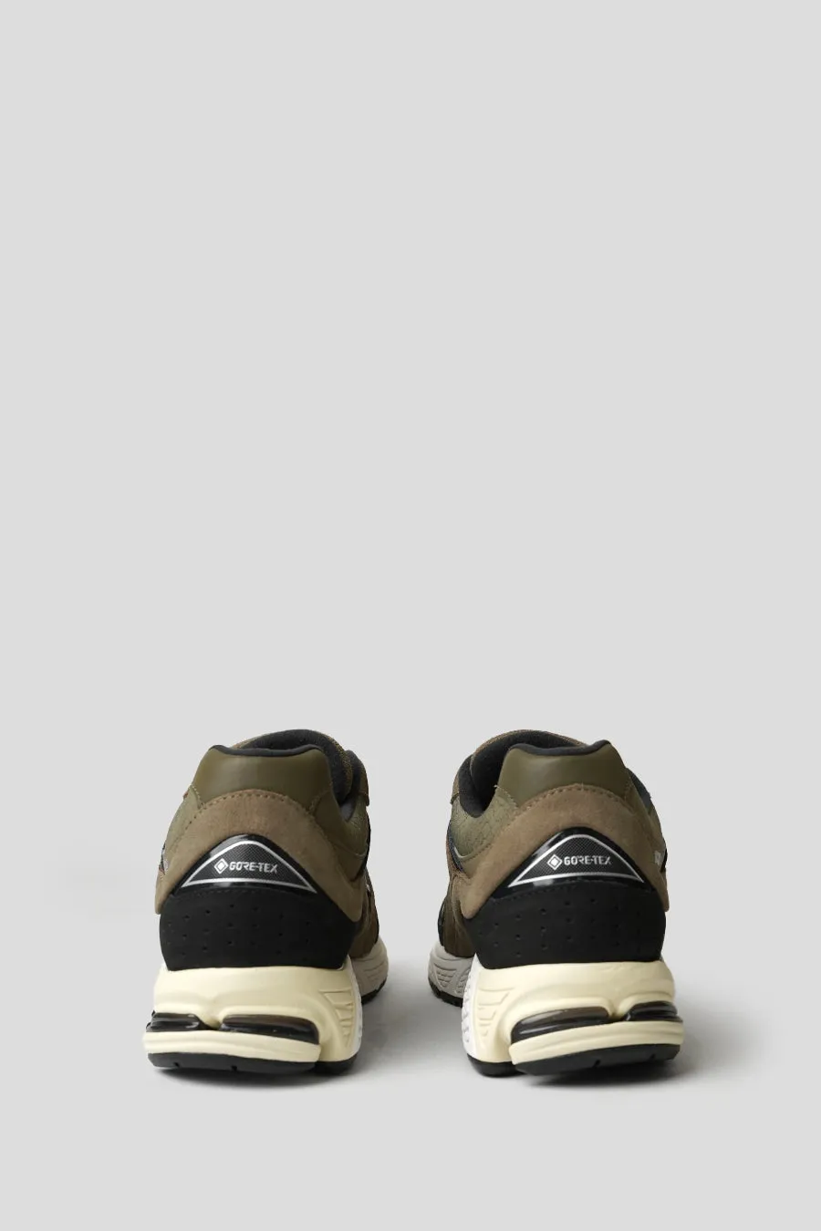 SNEAKERS M2002RXT DARK CAMO ET BLACK
