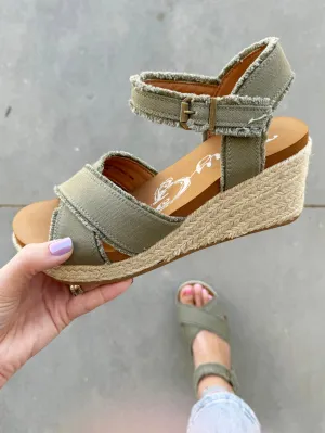Very G Brista Sandals in Khaki