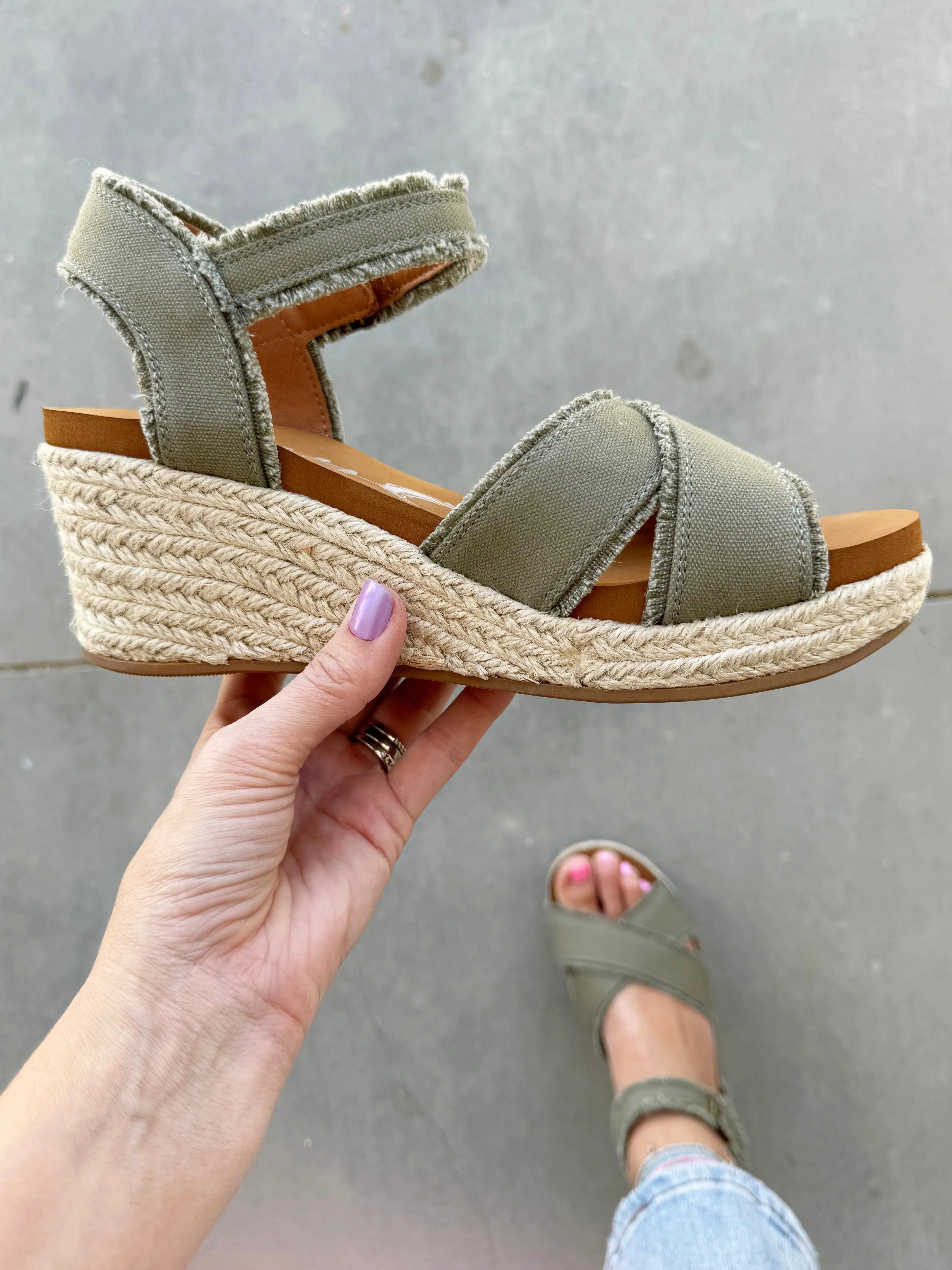 Very G Brista Sandals in Khaki