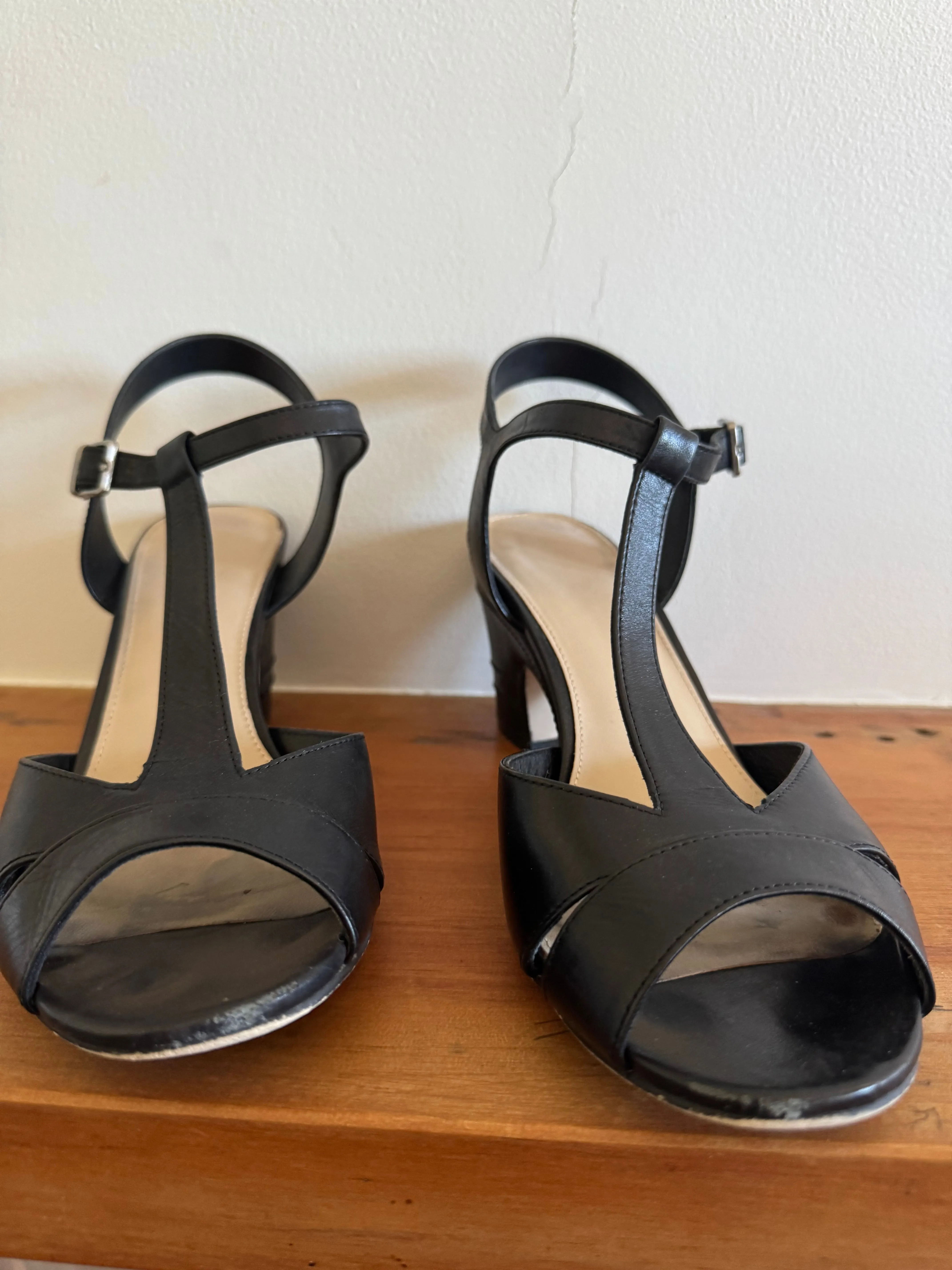 Vintage Wittner Leather Strappy Peep Toe T Bar Shows - Low heel