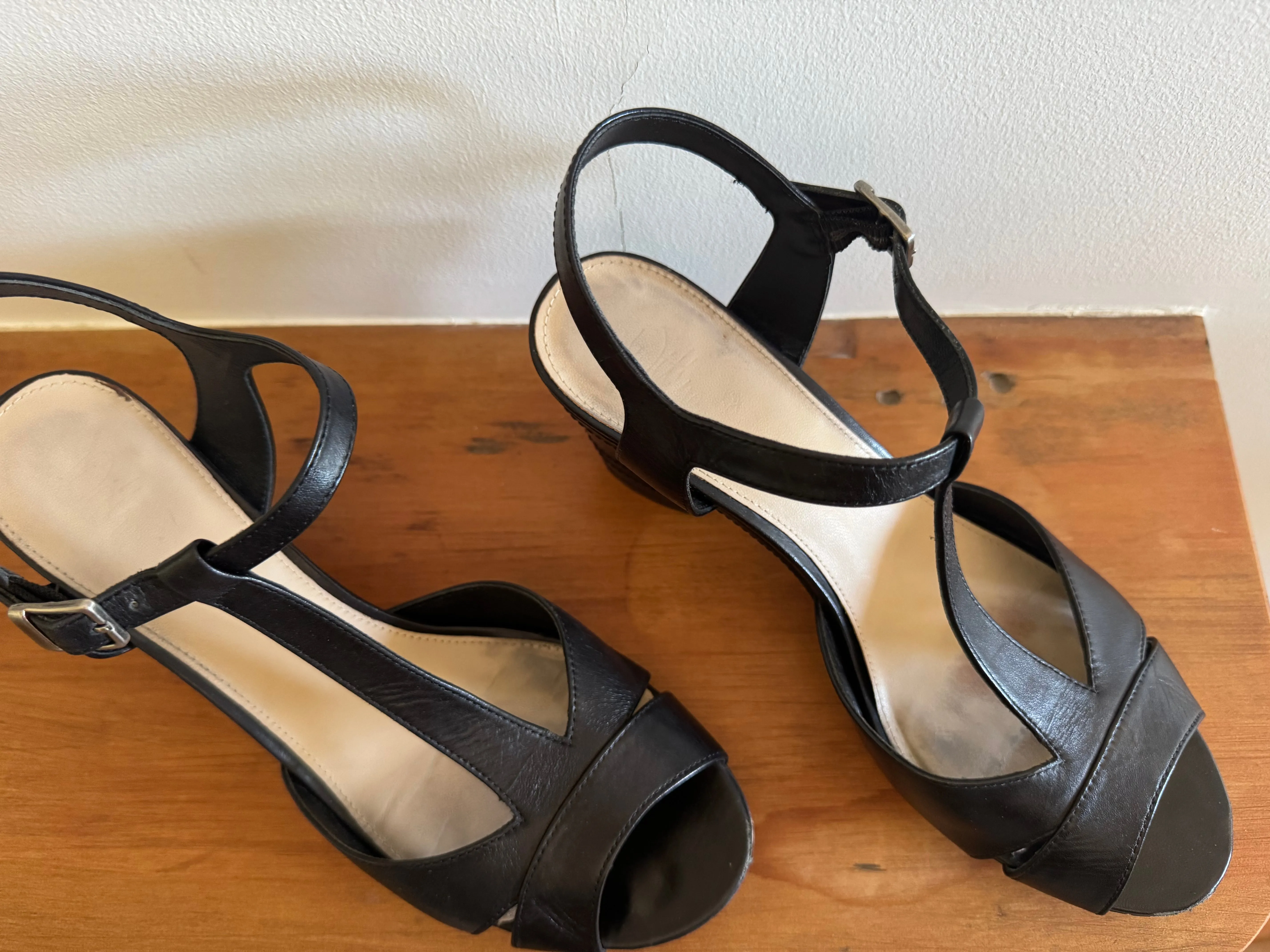 Vintage Wittner Leather Strappy Peep Toe T Bar Shows - Low heel