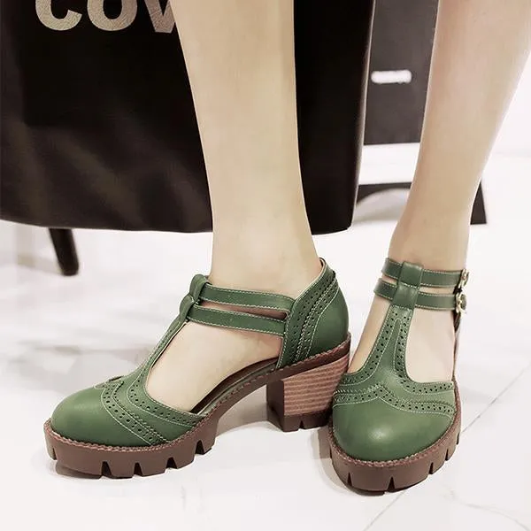 Women's Retro Carved T-Buckle Block Heel Shoes 60550148S